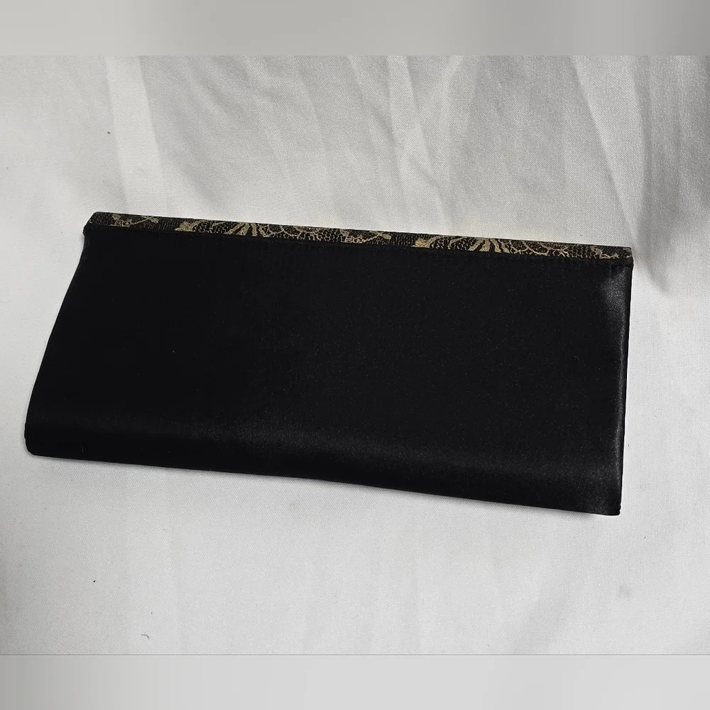 Clutch with ivory lace, snap closure evening satin wedding club‎